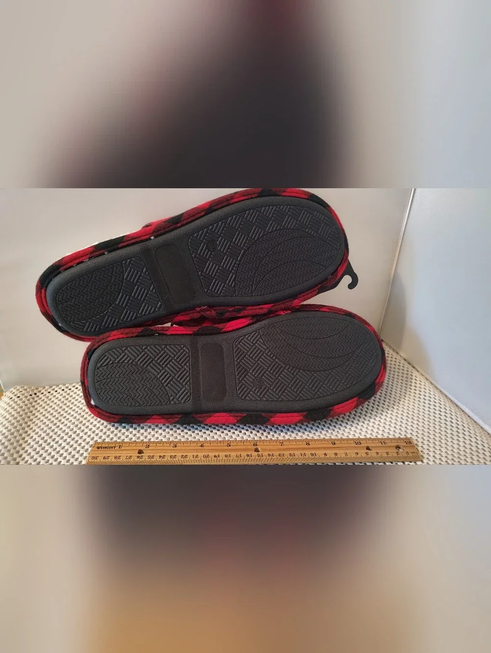 Holiday Time Men's Size 13/14 Slippers NWT Red/Black Checkered Christmas Warm